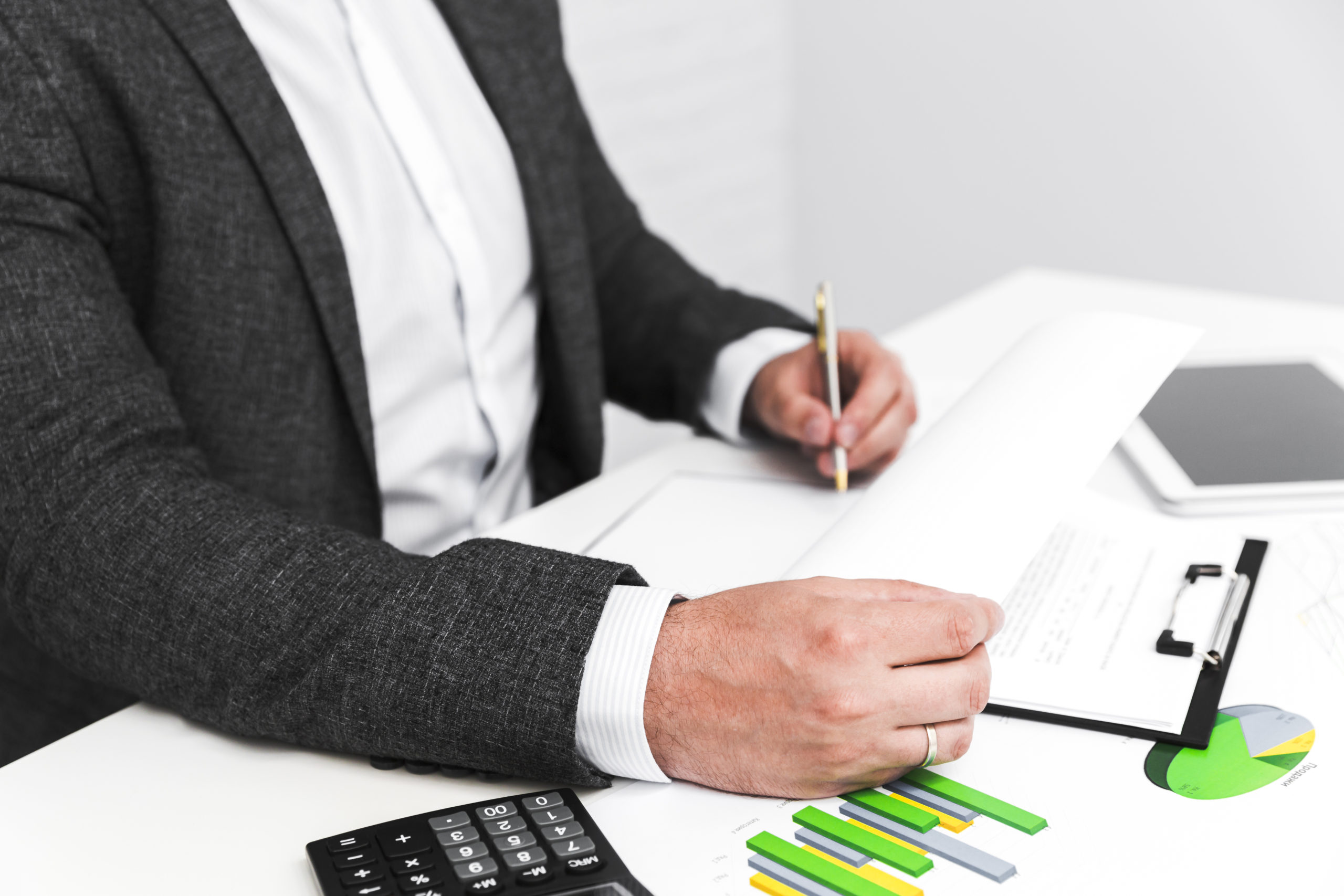 Homme d affaires travaillant dans un bureau